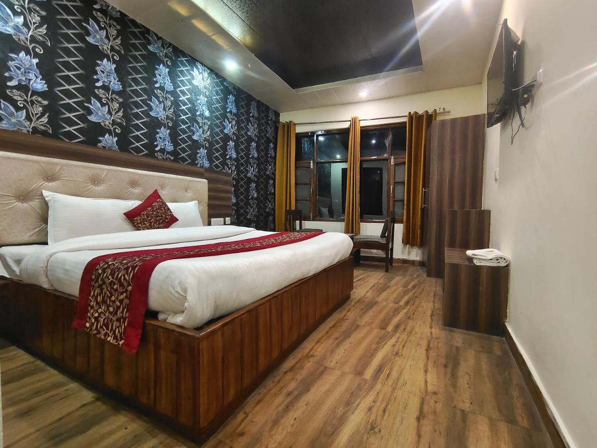 Mountain Zest-Simla Royale Near Mall Road-Free Pickup From Railway Station Simla Екстериор снимка