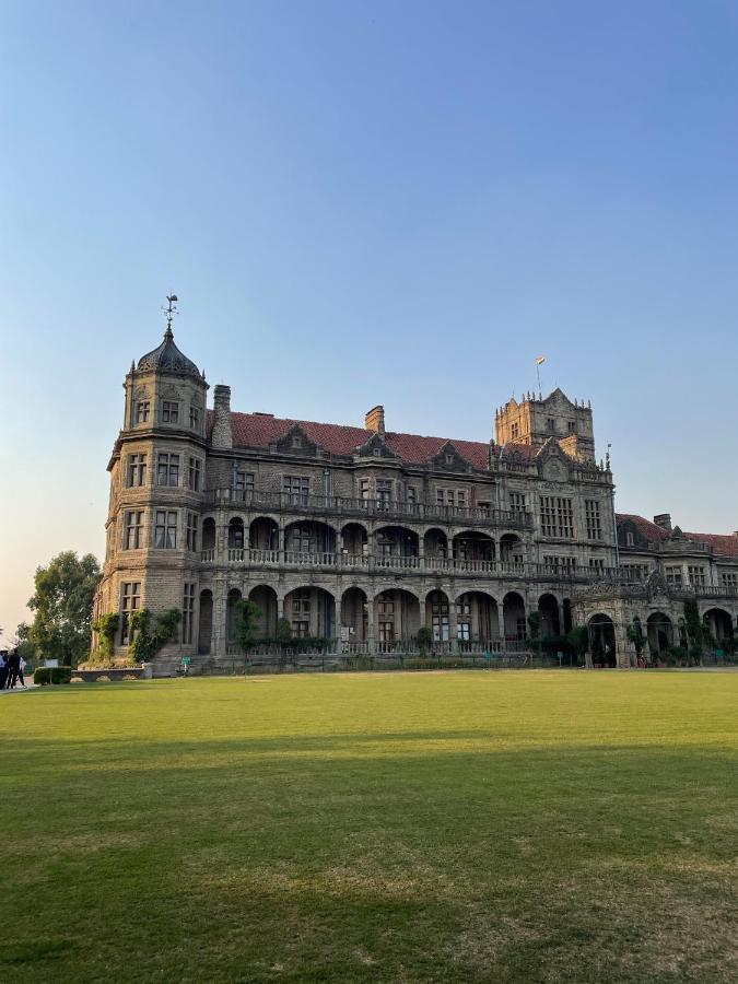 Mountain Zest-Simla Royale Near Mall Road-Free Pickup From Railway Station Simla Екстериор снимка