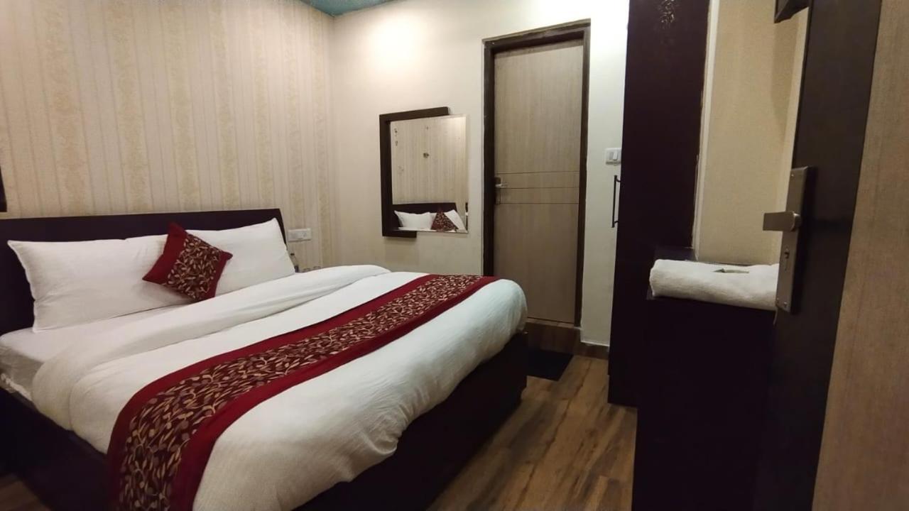 Mountain Zest-Simla Royale Near Mall Road-Free Pickup From Railway Station Simla Екстериор снимка