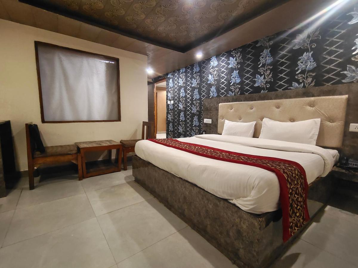 Mountain Zest-Simla Royale Near Mall Road-Free Pickup From Railway Station Simla Екстериор снимка