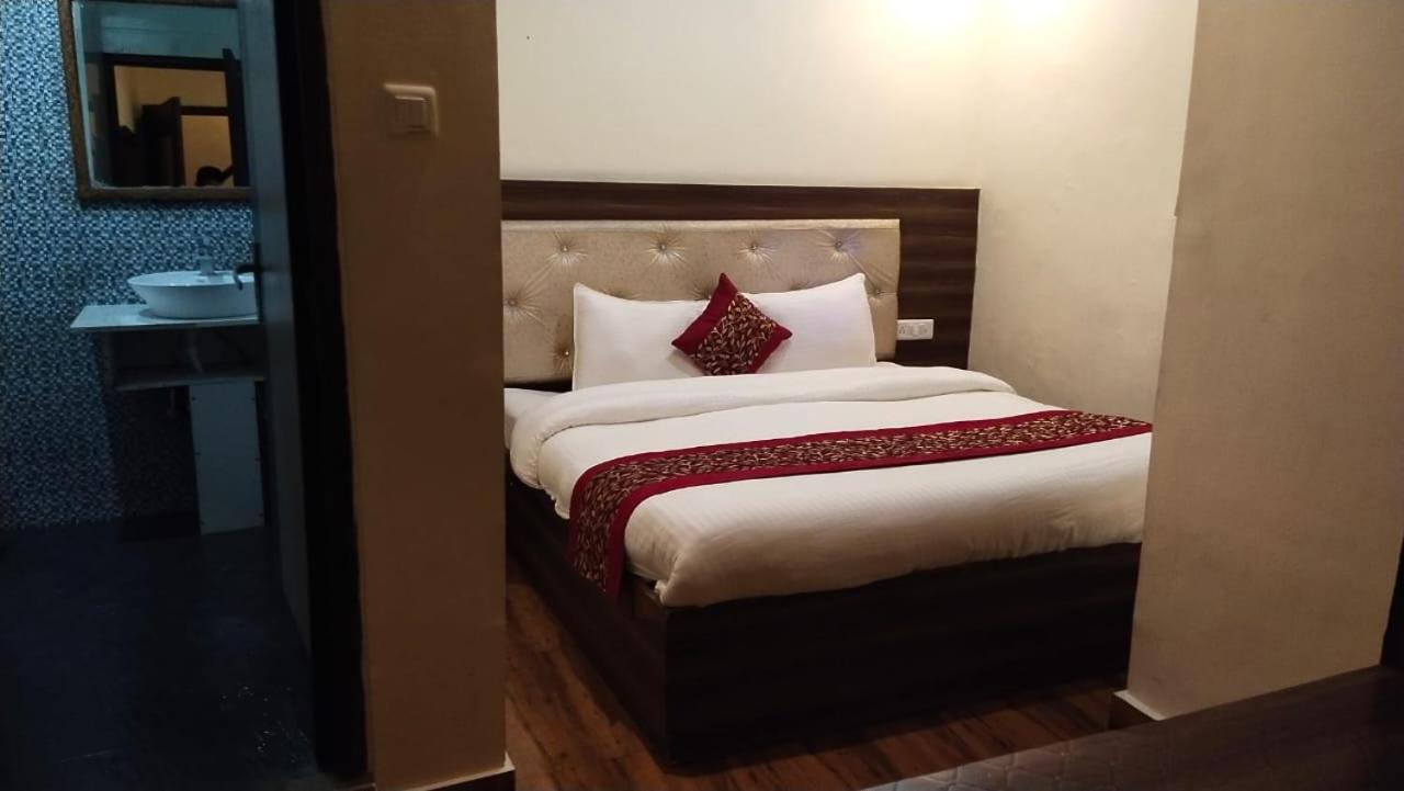 Mountain Zest-Simla Royale Near Mall Road-Free Pickup From Railway Station Simla Екстериор снимка