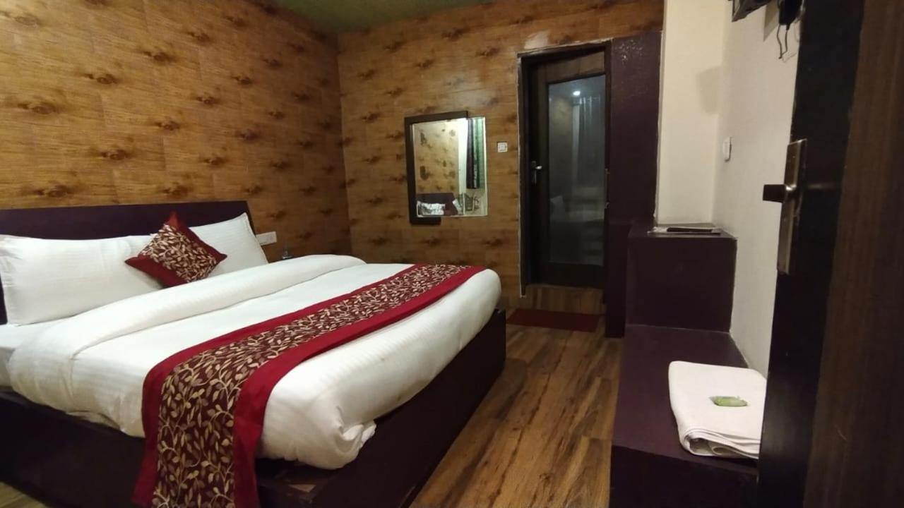 Mountain Zest-Simla Royale Near Mall Road-Free Pickup From Railway Station Simla Екстериор снимка
